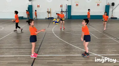 小蜜蜂主帅：罗梅罗的犯规是明显的红牌，我的球员不轻易倒地